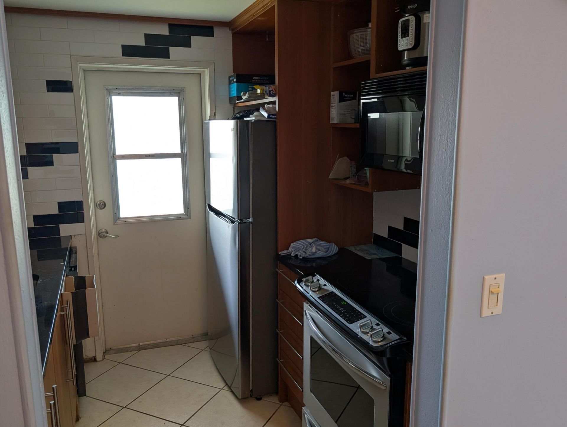 930 SE 9th Avenue, Unit 11, Pompano Beach, FL 33060 Photo