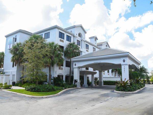 7051 N Seacrest Boulevard, Lantana, FL 33462