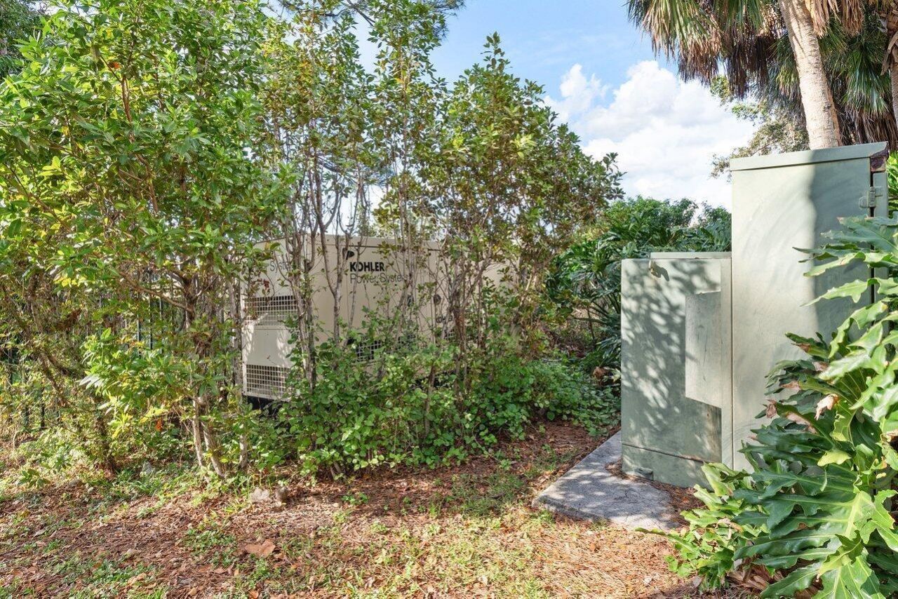 7051 N Seacrest Boulevard, Lantana, FL 33462 Photo