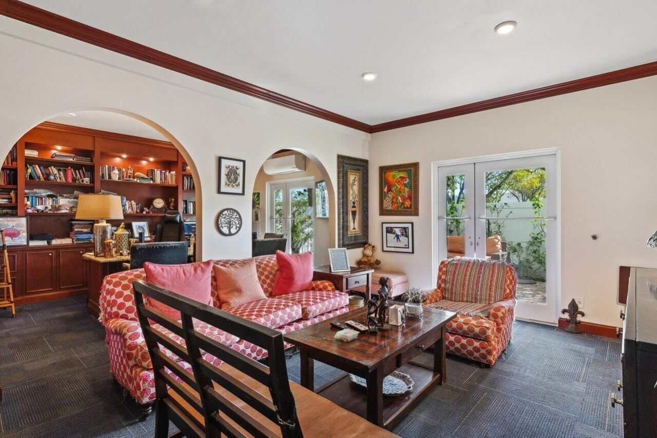 7051 N Seacrest Boulevard, Lantana, FL 33462 Photo