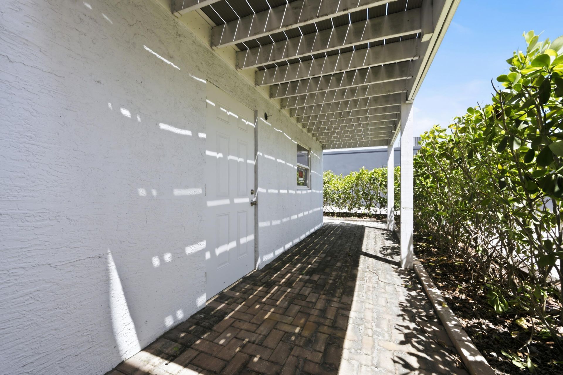 527 N Dixie Highway, Lake Worth Beach, FL 00000 Photo
