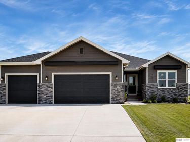 11656 S 124th Street, Papillion, NE 68048