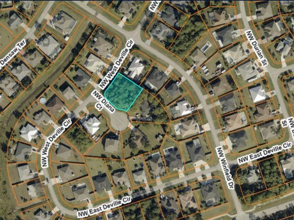 6211 NW Diana Court, Port St. Lucie, FL 34986