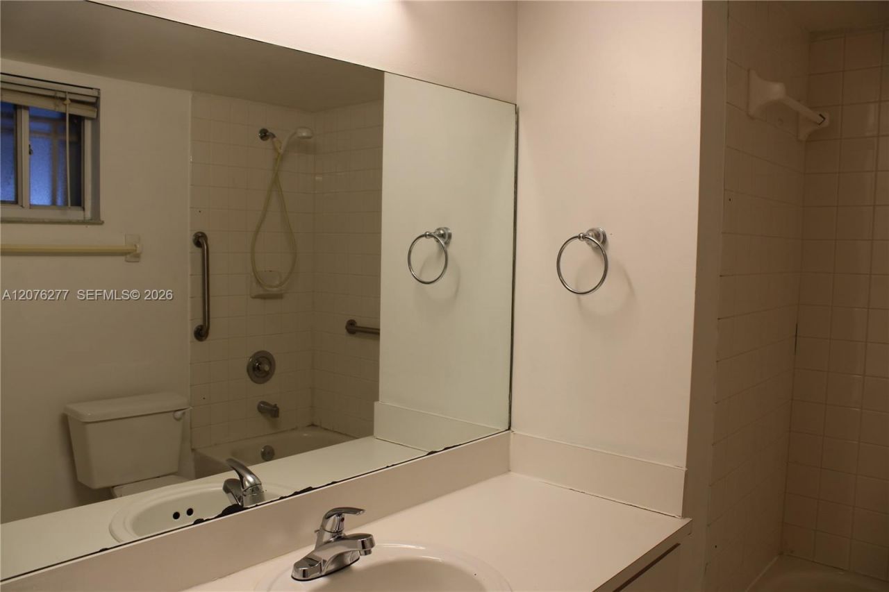 3375 W 76th St, Unit 145, Hialeah, FL 33018 Photo