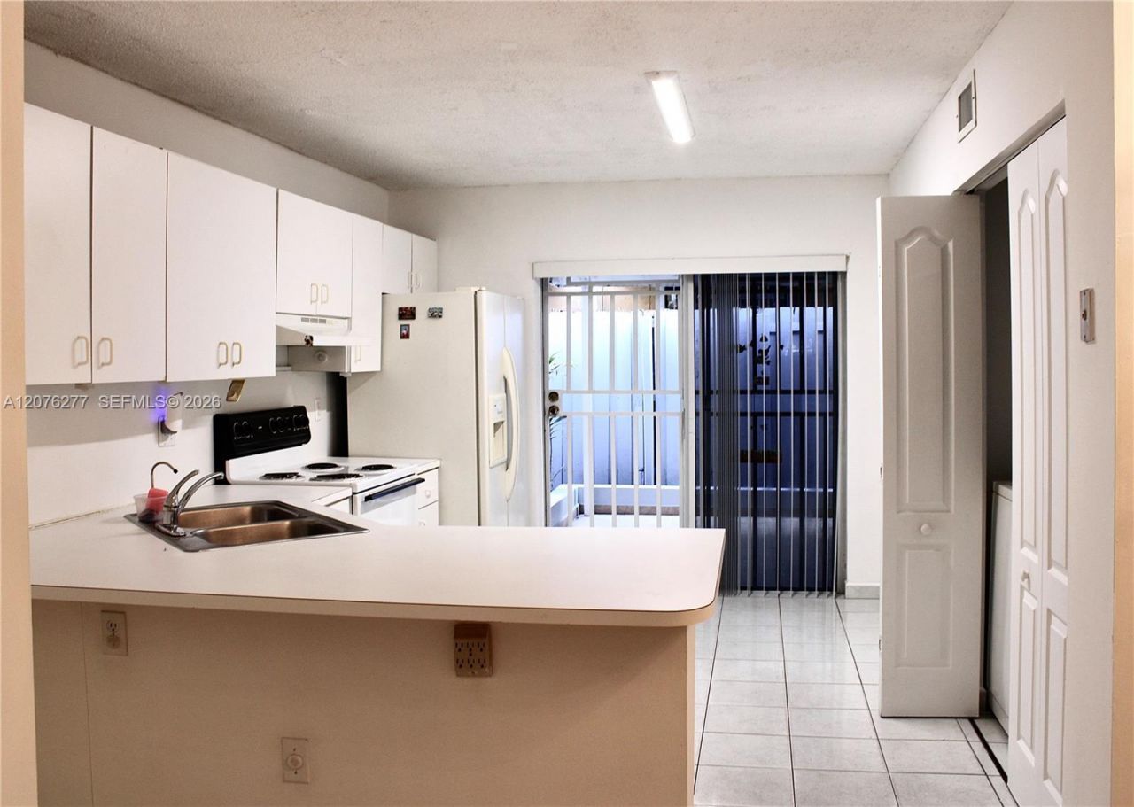 3375 W 76th St, Unit 145, Hialeah, FL 33018 Photo