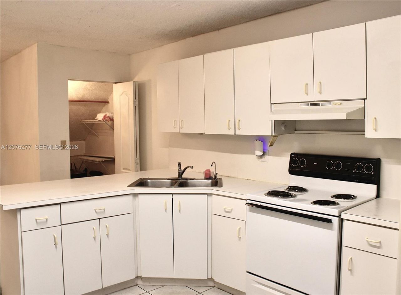 3375 W 76th St, Unit 145, Hialeah, FL 33018 Photo