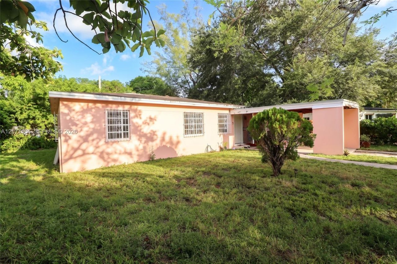 12040 NW 1st Ct, North Miami, FL 33168 Photo