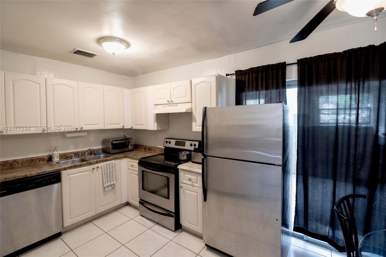 12040 NW 1st Ct, North Miami, FL 33168 Photo