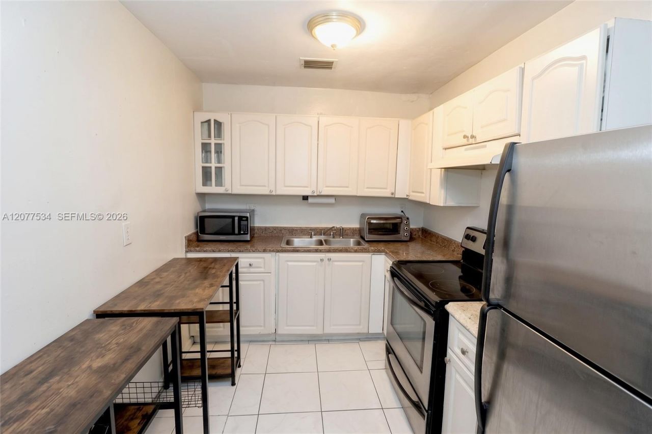12040 NW 1st Ct, North Miami, FL 33168 Photo