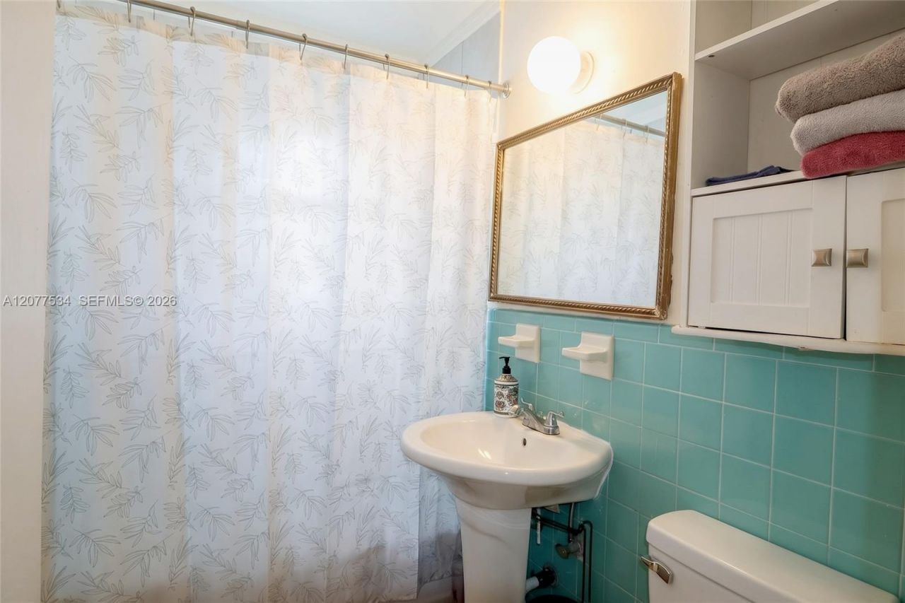 12040 NW 1st Ct, North Miami, FL 33168 Photo