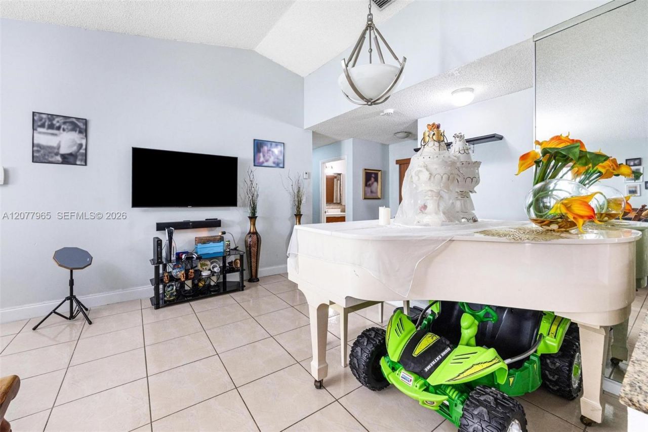 14217 SW 102nd St , Miami, FL 33186 Photo