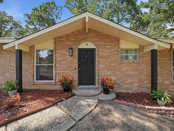 4 Sallisaw Circle, North Little Rock, AR 72116