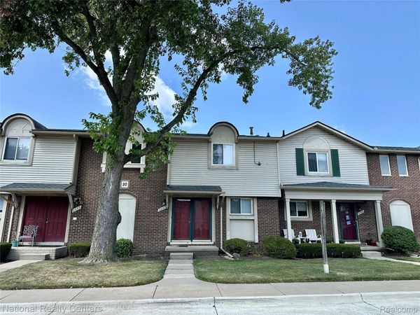 2057 W FRANKLIN Drive, Unit 41, Canton Township, Mi 48187