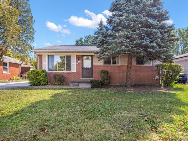 15032 Arcola Street , Livonia, Mi 48154