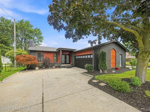26925 S River Road, Harrison Township, Mi 48045