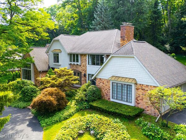 251 Woodwind Drive , Bloomfield Hills, Mi 48304