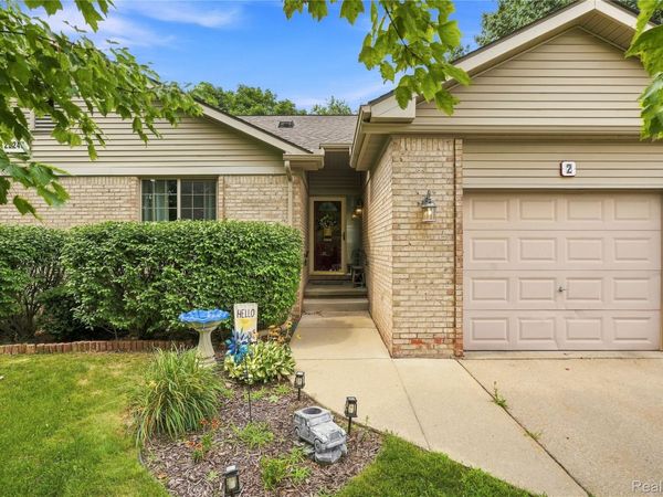 22240 Quail Run Circle, Unit 2, South Lyon, Mi 48178