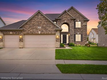 5157 Trailwood Lane , Warren, Mi 48092