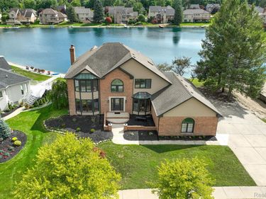 8828 Grace Street , Shelby Township, Mi 48317