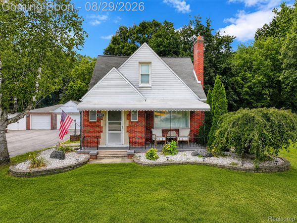 37899 Hayes Road, Sterling Heights, Mi 48313