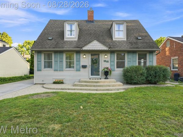 1526 W Houstonia Avenue, Royal Oak, Mi 48073
