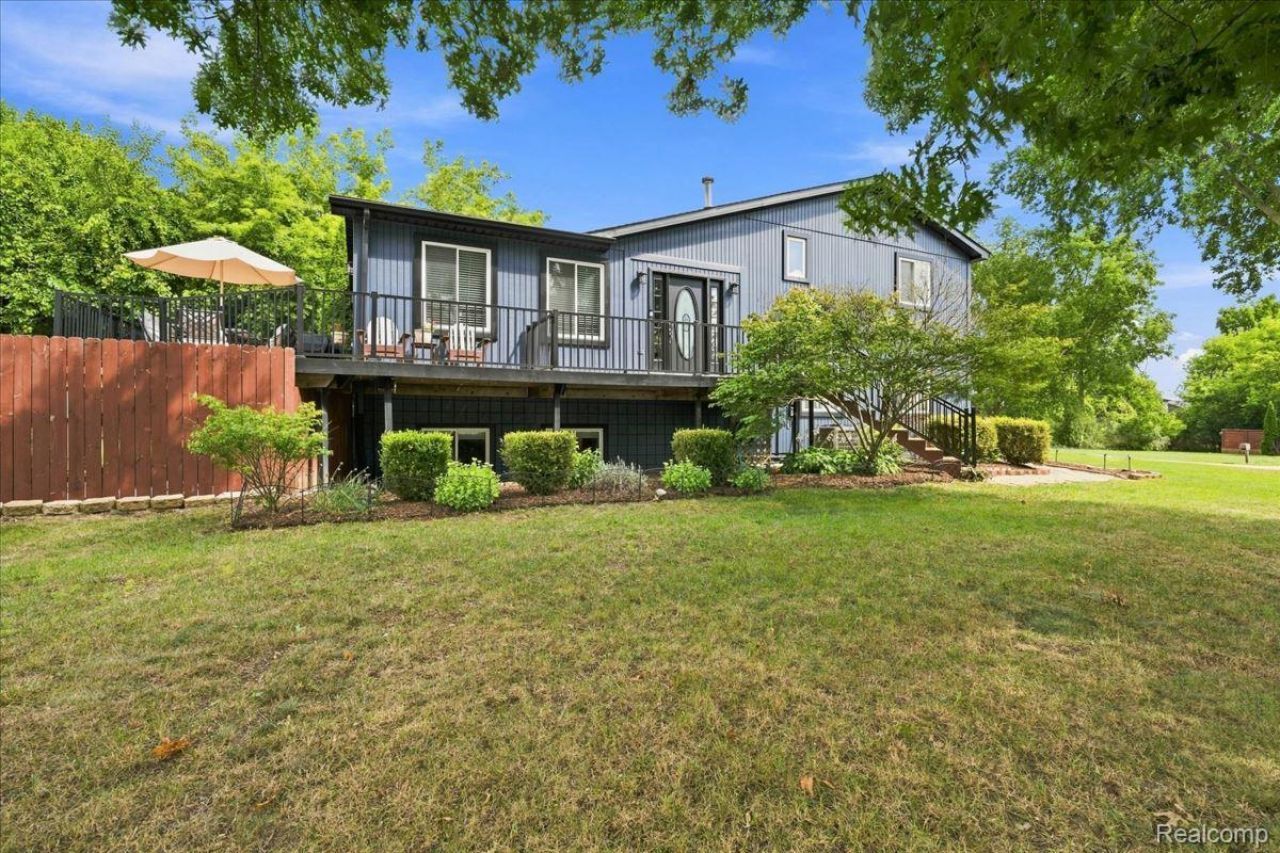 2048 Grace Avenue, Rochester Hills, Mi 48309 Main Photo