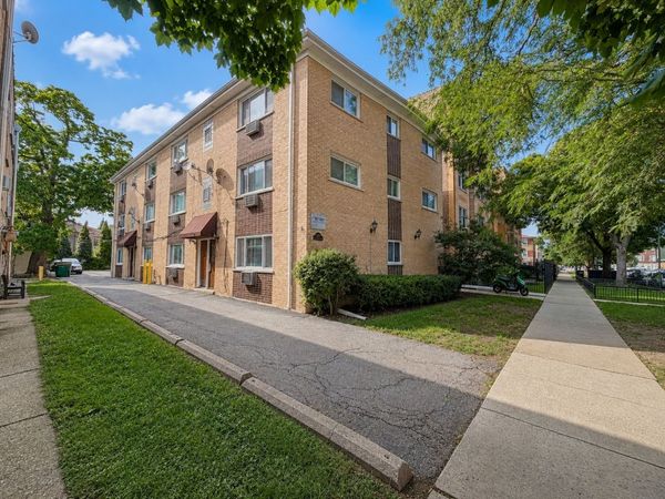4306 N Keystone Avenue N, Unit 303, Chicago, IL 60641