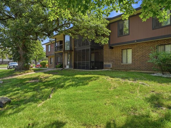 4704 W Northfox Lane , Unit H-7, McHenry, IL 60050