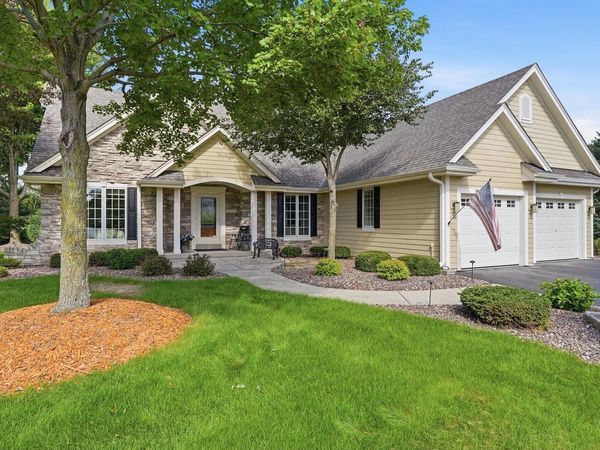 1832 La Belle Springs Ct, Oconomowoc, WI 53066