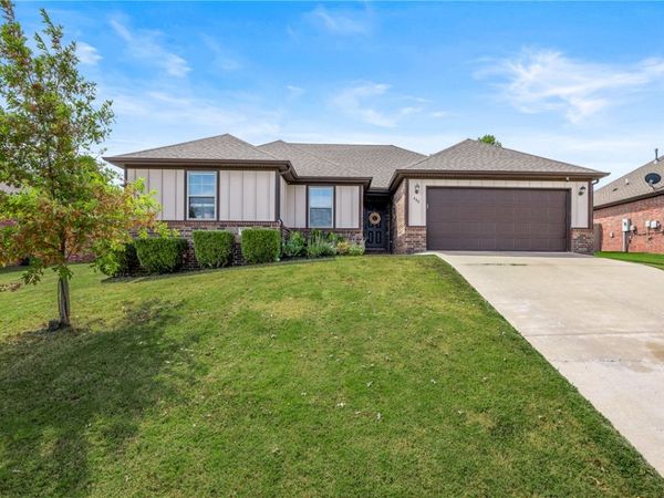 440 Trieste Drive , Centerton, AR 72719