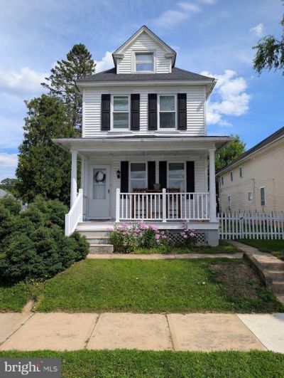 1249 2ND AVENUE , HELLERTOWN, PA 18055