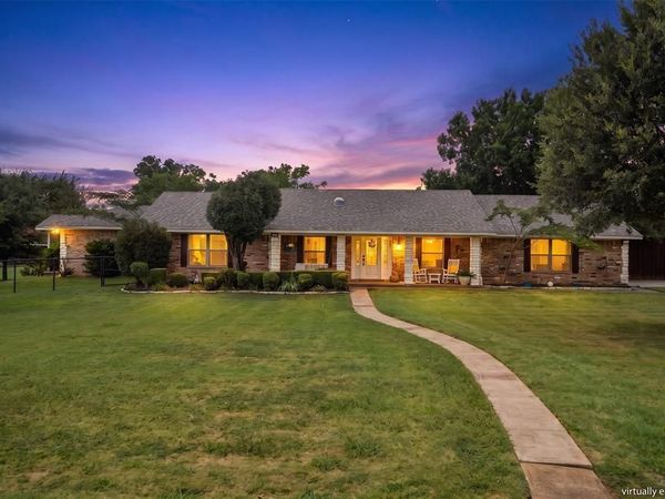 301 Meadow Knoll Drive, Double Oak, TX 75077