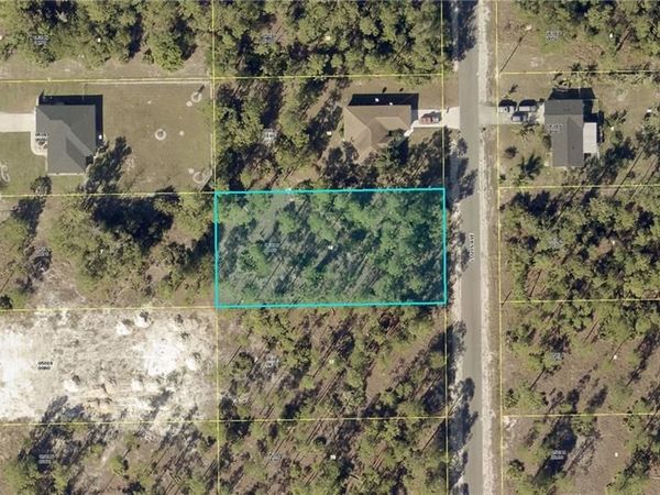 111 Louis AVE , LEHIGH ACRES, FL 33936