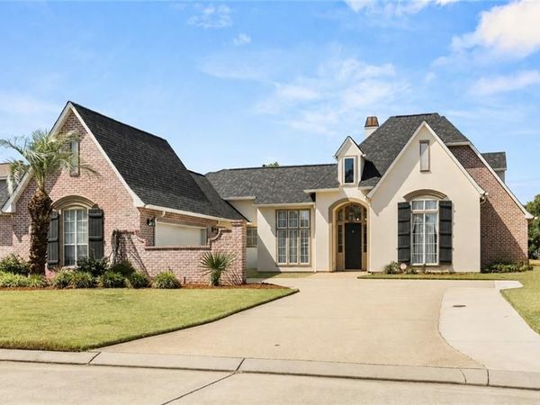 421 E HONORS POINT Court , Slidell, LA 70458