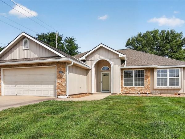 1116 Granada Drive, Raymore, MO 64083