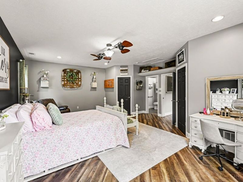 924 Oxford Middletown Road, Milford Township, OH 45013 Photo 12