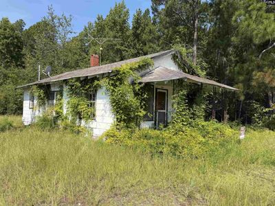 2019 Providence Road , Cassatt, SC 29032