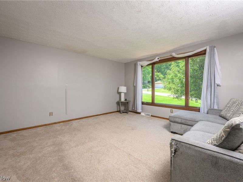 5326 Hillsboro Avenue SE, Canton, OH 44707 Photo 8