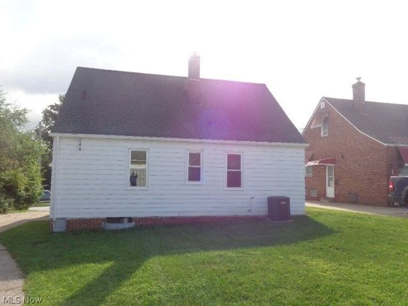 4306 Newberry Drive, Brooklyn, OH 44144 Photo 2