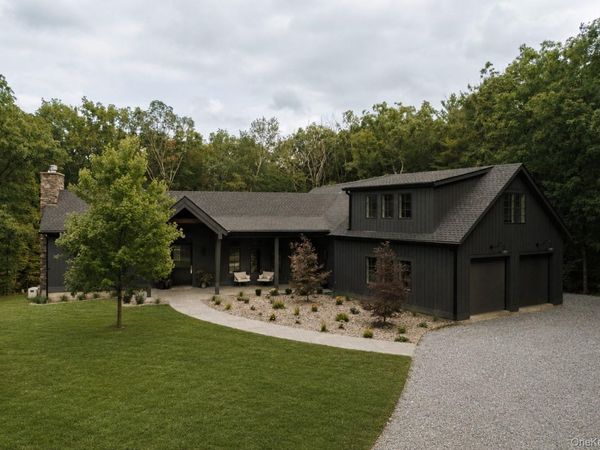 35 Old Farm Road, Rhinebeck, NY 12572