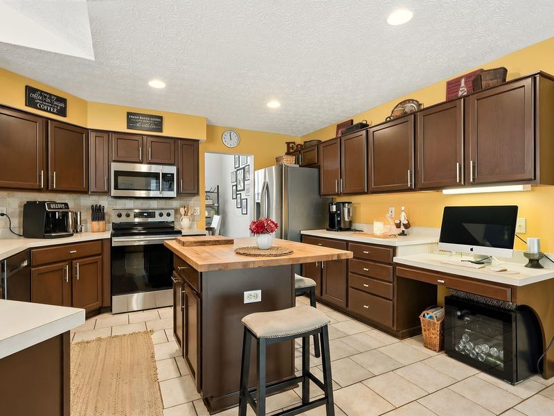 2494 Seton Drive , Lewis Center, OH 43035 Photo 16