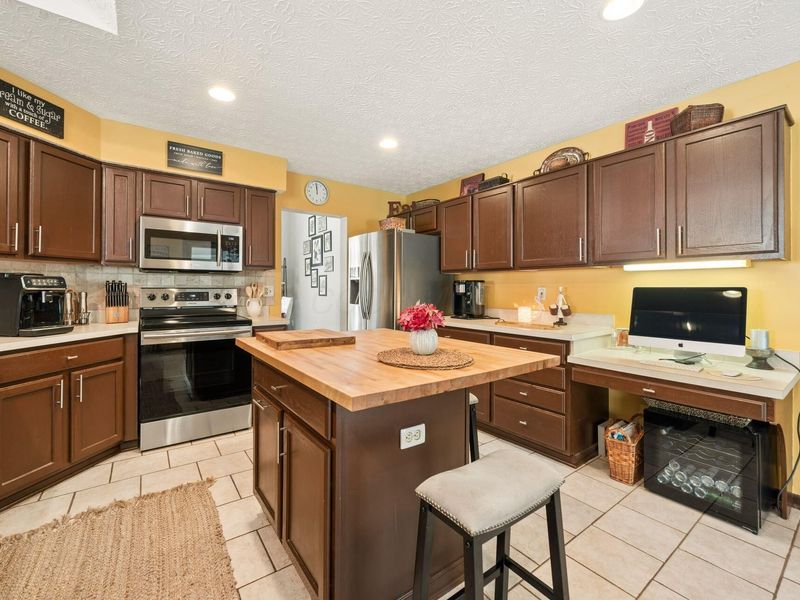 2494 Seton Drive , Lewis Center, OH 43035 Photo 17