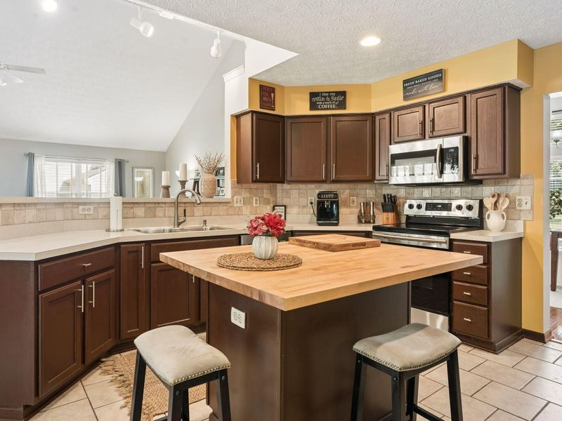 2494 Seton Drive , Lewis Center, OH 43035 Photo 20