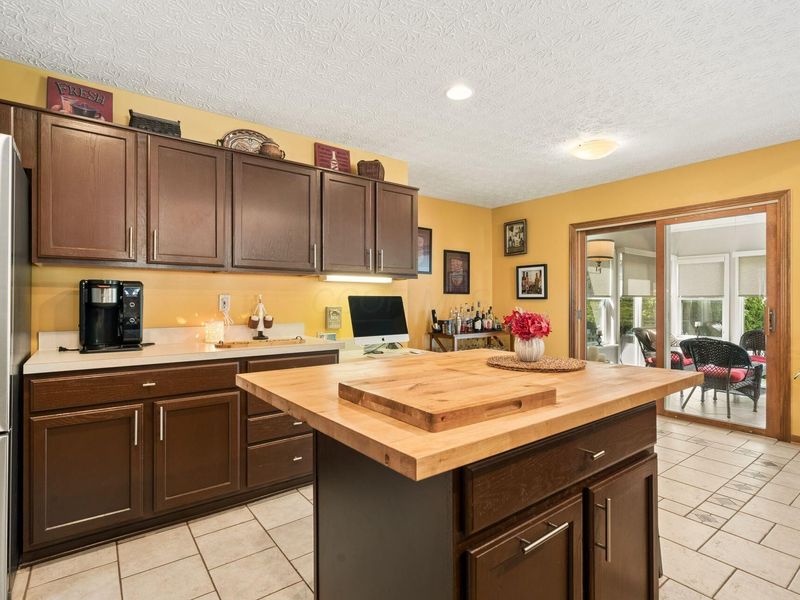 2494 Seton Drive , Lewis Center, OH 43035 Photo 21