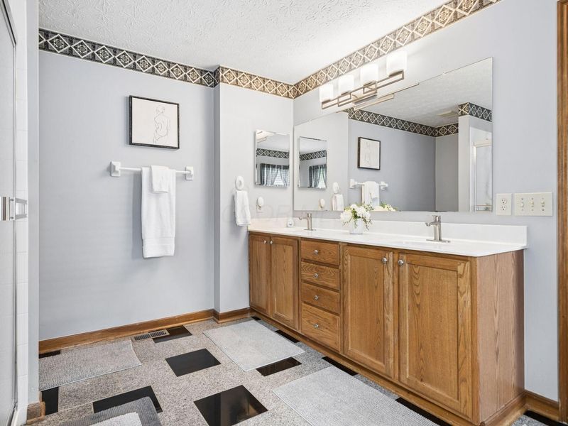 2494 Seton Drive , Lewis Center, OH 43035 Photo 29