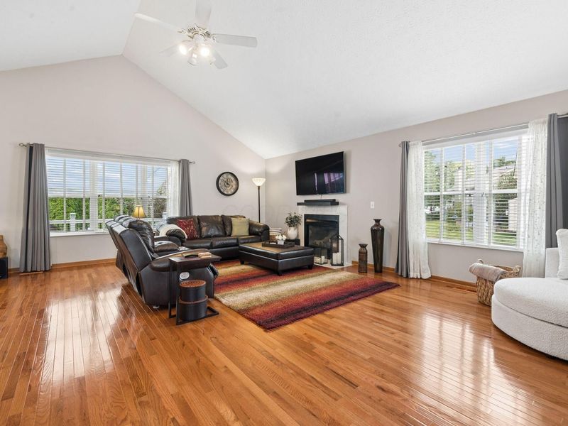 2494 Seton Drive , Lewis Center, OH 43035 Photo 8