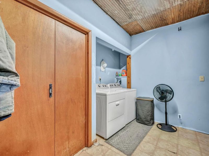 1011 E Main Street, Bellevue, OH 44811 Photo 16