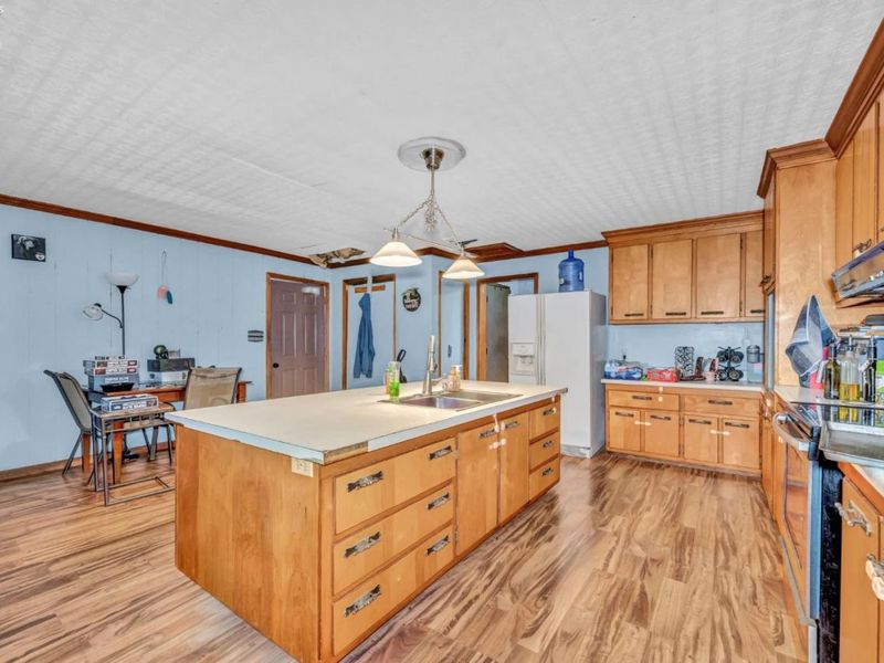 1011 E Main Street, Bellevue, OH 44811 Photo 7