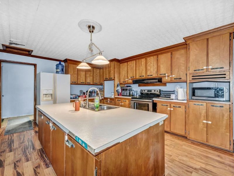 1011 E Main Street, Bellevue, OH 44811 Photo 8