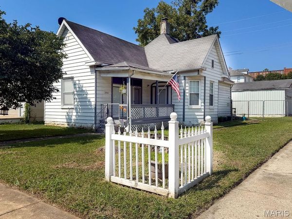 202 E 2nd Street , De Soto, MO 63020